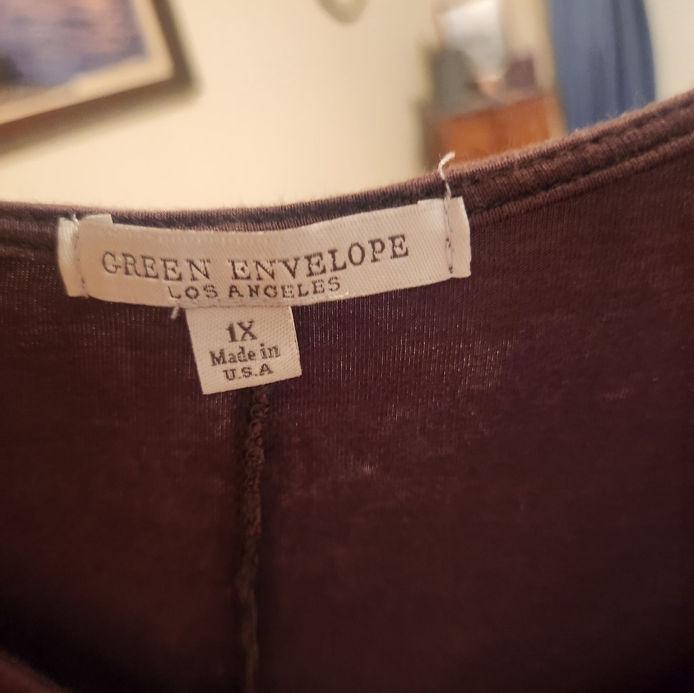 Green Envelope Dark Green V-Neck Top - Picture 4 of 4